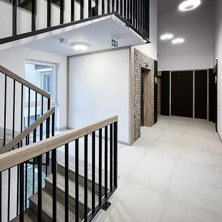 Apartament Sloneczny Kamienica Grochow With Free Parking Varsavia Esterno foto
