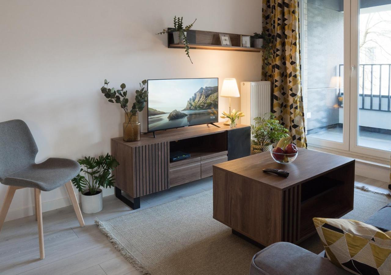 Apartament Sloneczny Kamienica Grochow With Free Parking Varsavia Esterno foto